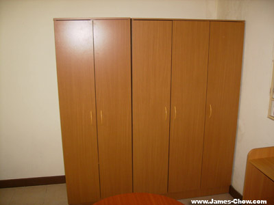 Big big cupboard! Big big cupboard!