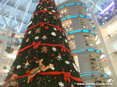 KLCC tall Christmas Tree! KLCC tall Christmas Tree!