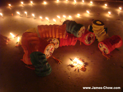 Lanterns to be burnt! Lanterns to be burnt!